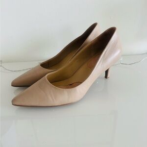 Naturalizer Allison nude beige low heel pumps